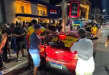 Apoiadores de Beto Dois a Um promovem adesivaço à meia-noite em vários municípios de Mato Grosso